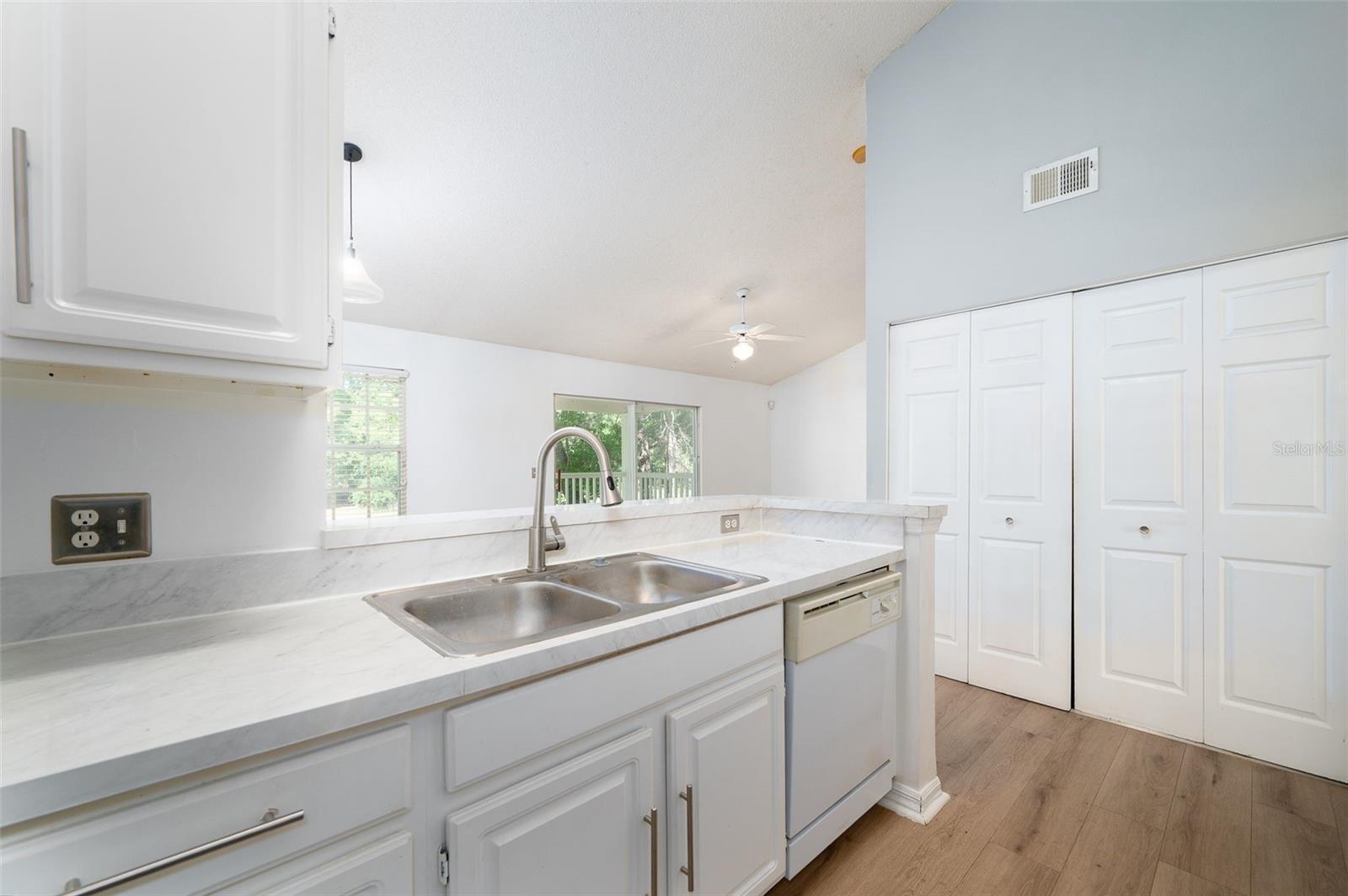 THE LINKS - Residential