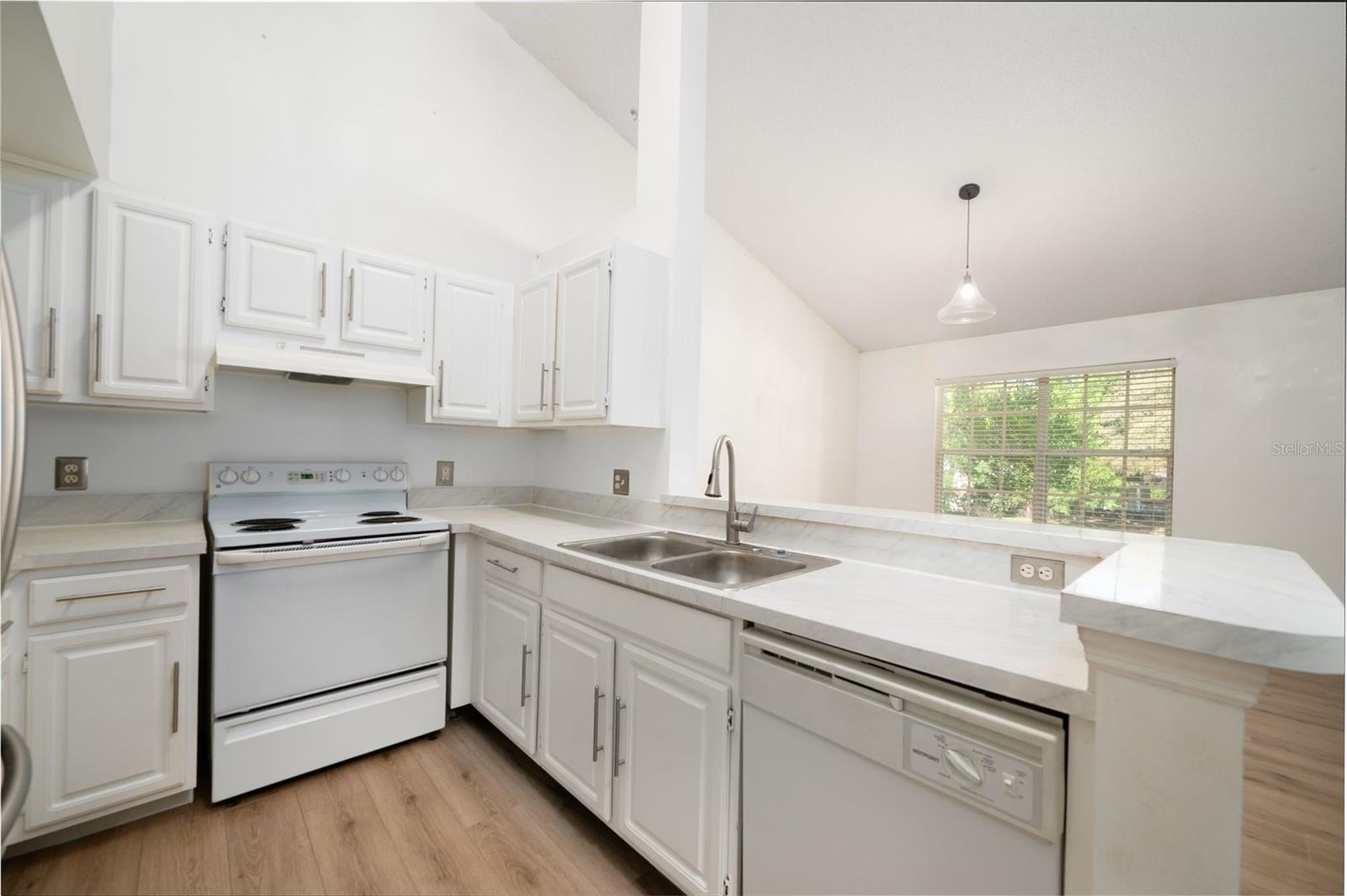 THE LINKS - Residential