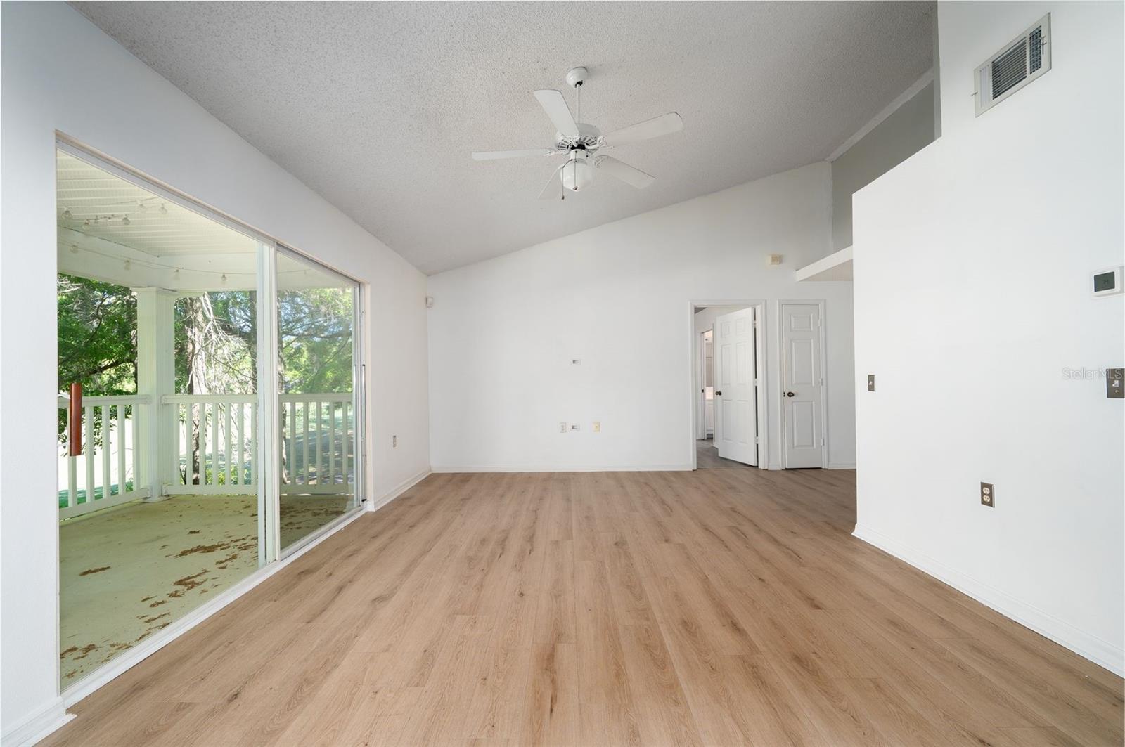 THE LINKS - Residential