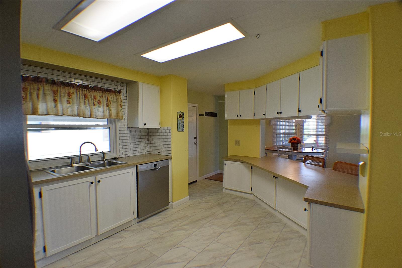 HAMPTON COURT UNREC - Residential