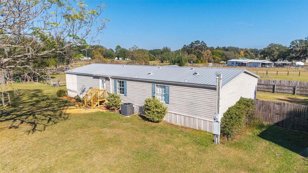 Photo of 1551 SE 160 Street, Summerfield, FL 34491 (MLS # OM714148)