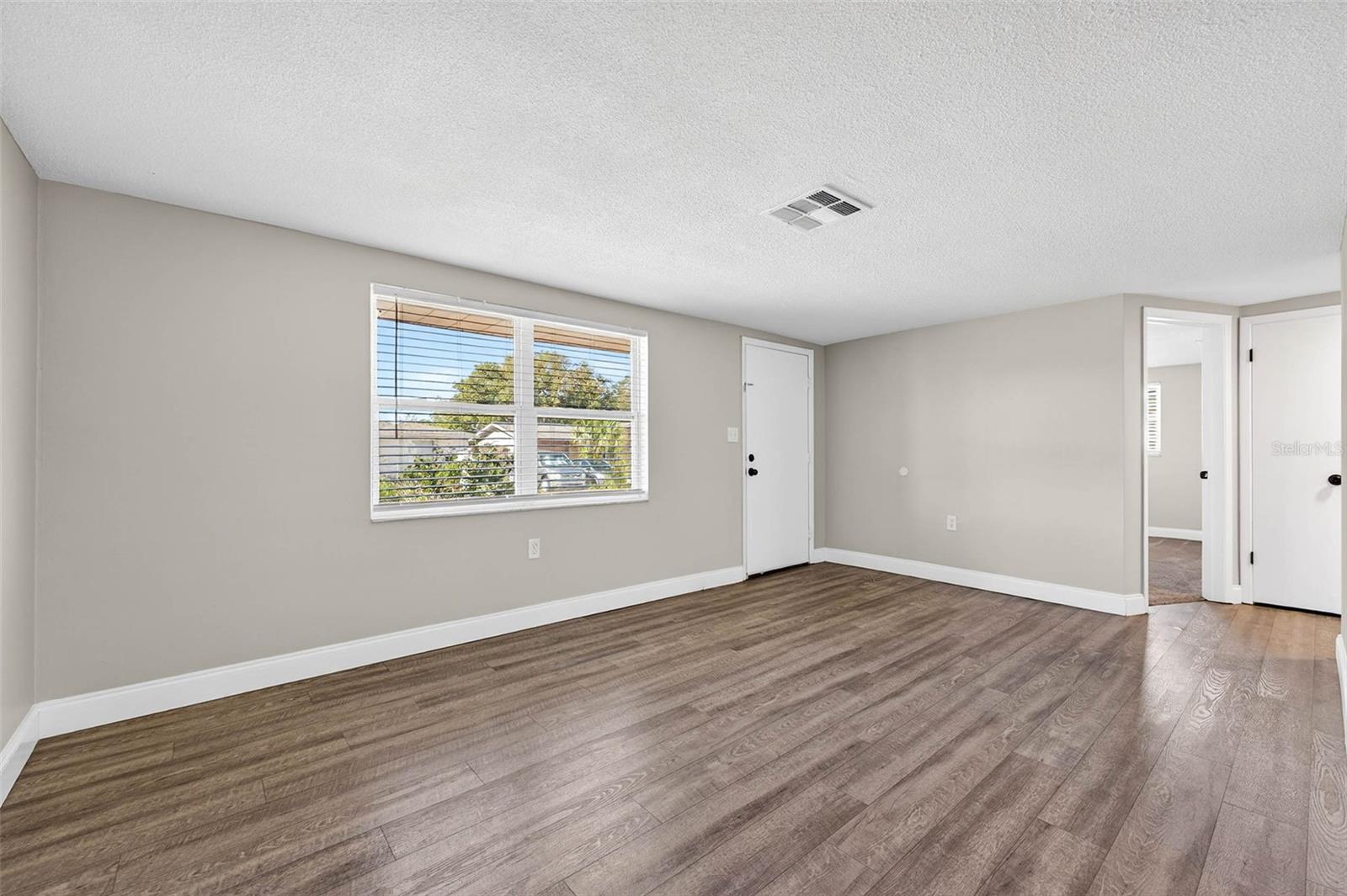 REGENCY PARK - Residential