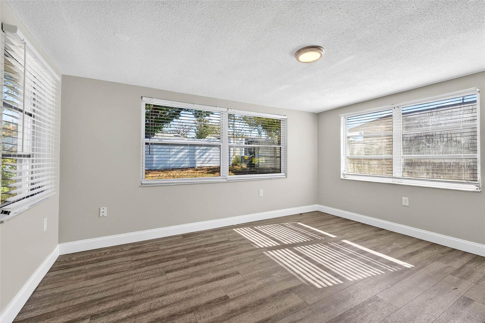 REGENCY PARK - Residential