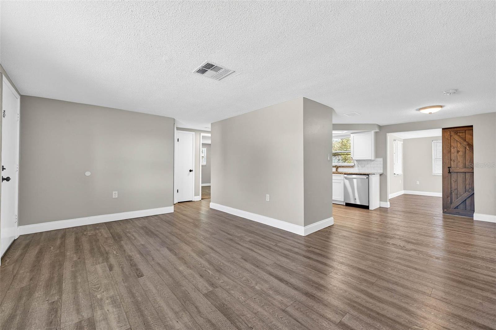 REGENCY PARK - Residential