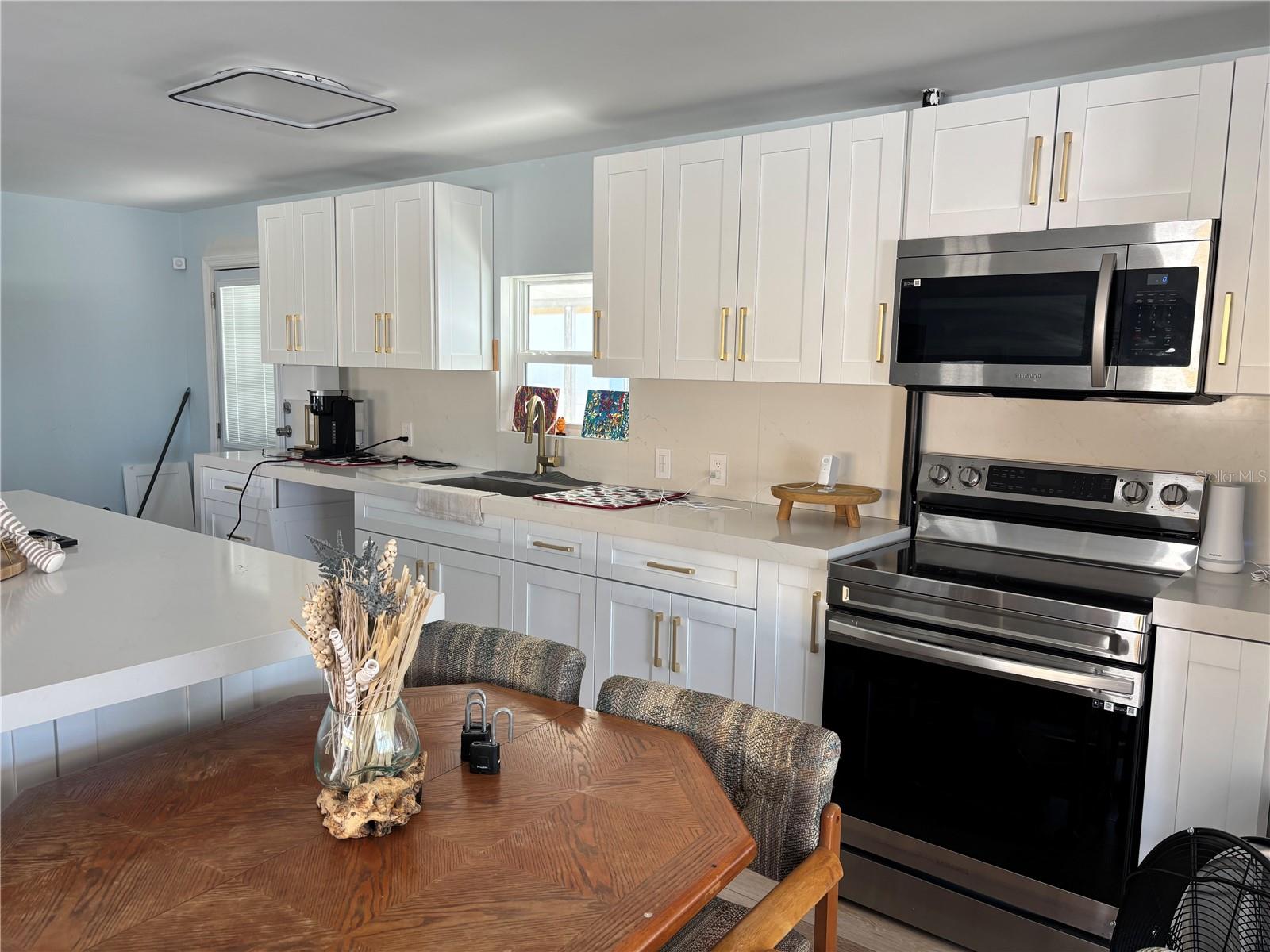 SIGNAL COVE - Residential