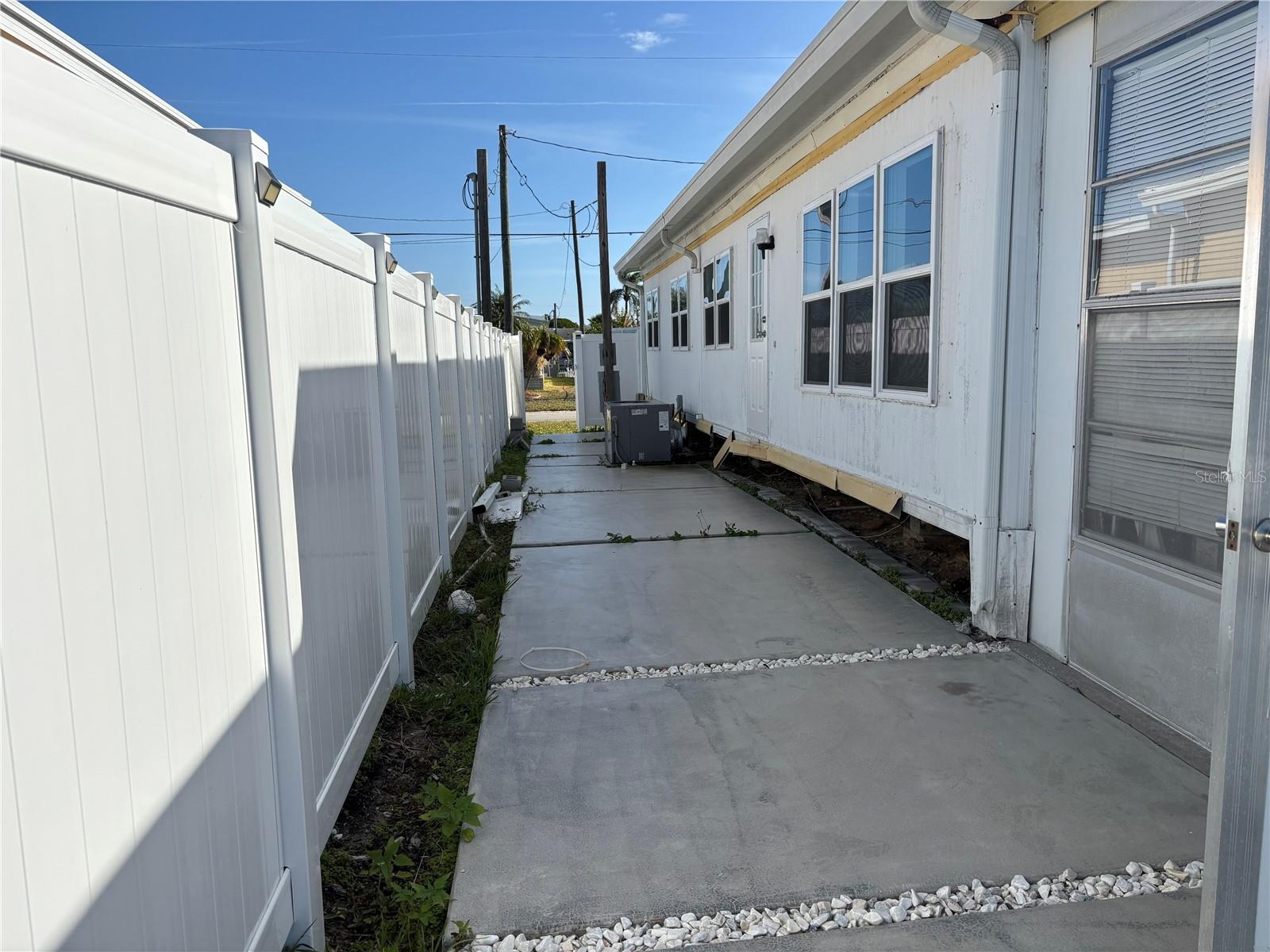 SIGNAL COVE - Residential