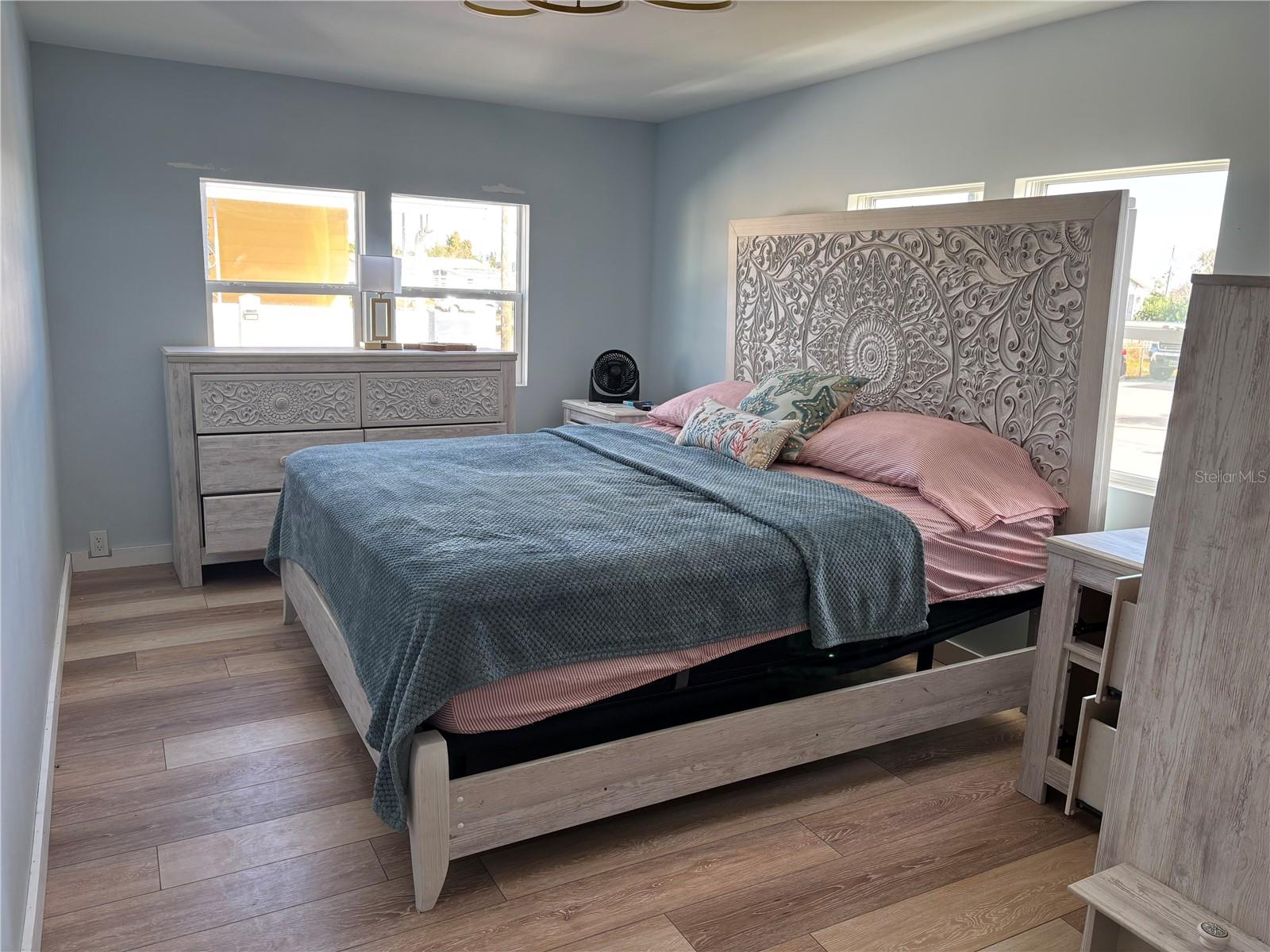 SIGNAL COVE - Residential