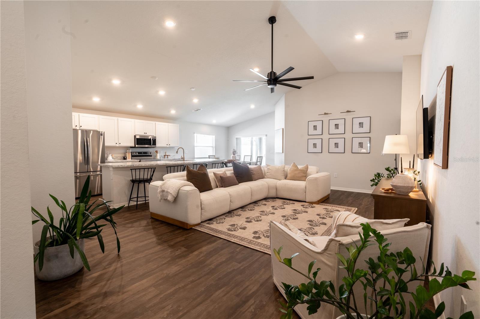 ANISTON - Residential