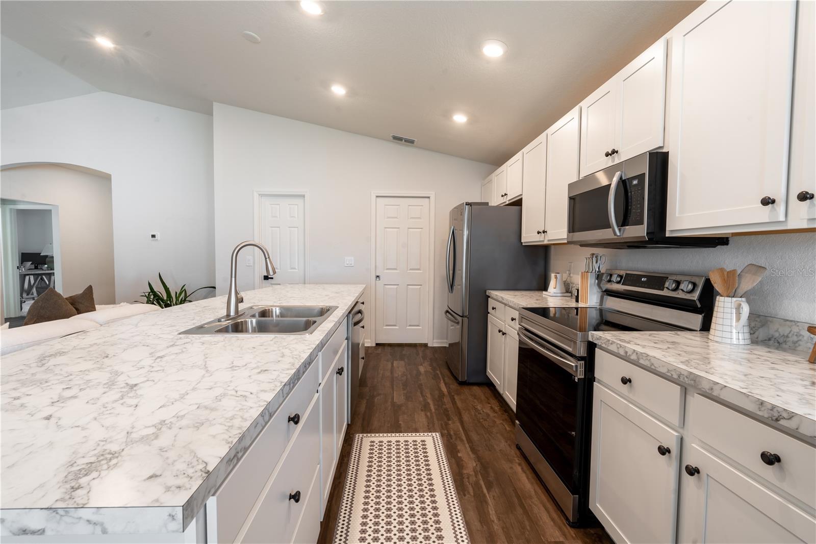 ANISTON - Residential