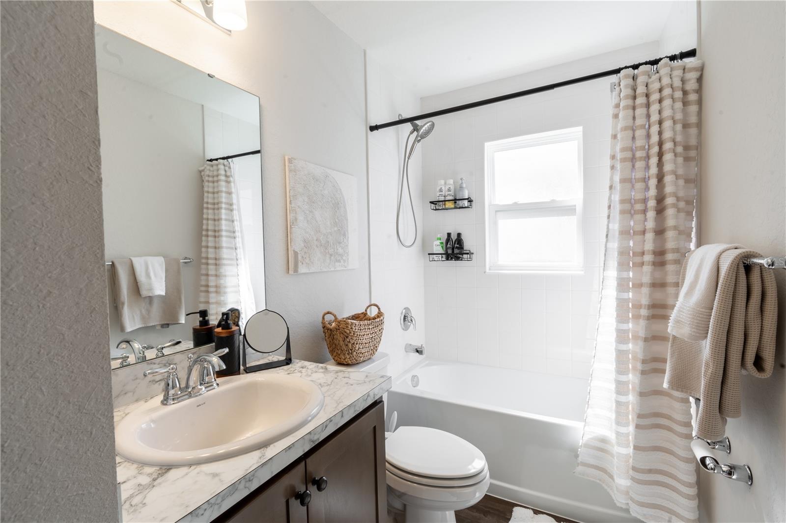 ANISTON - Residential