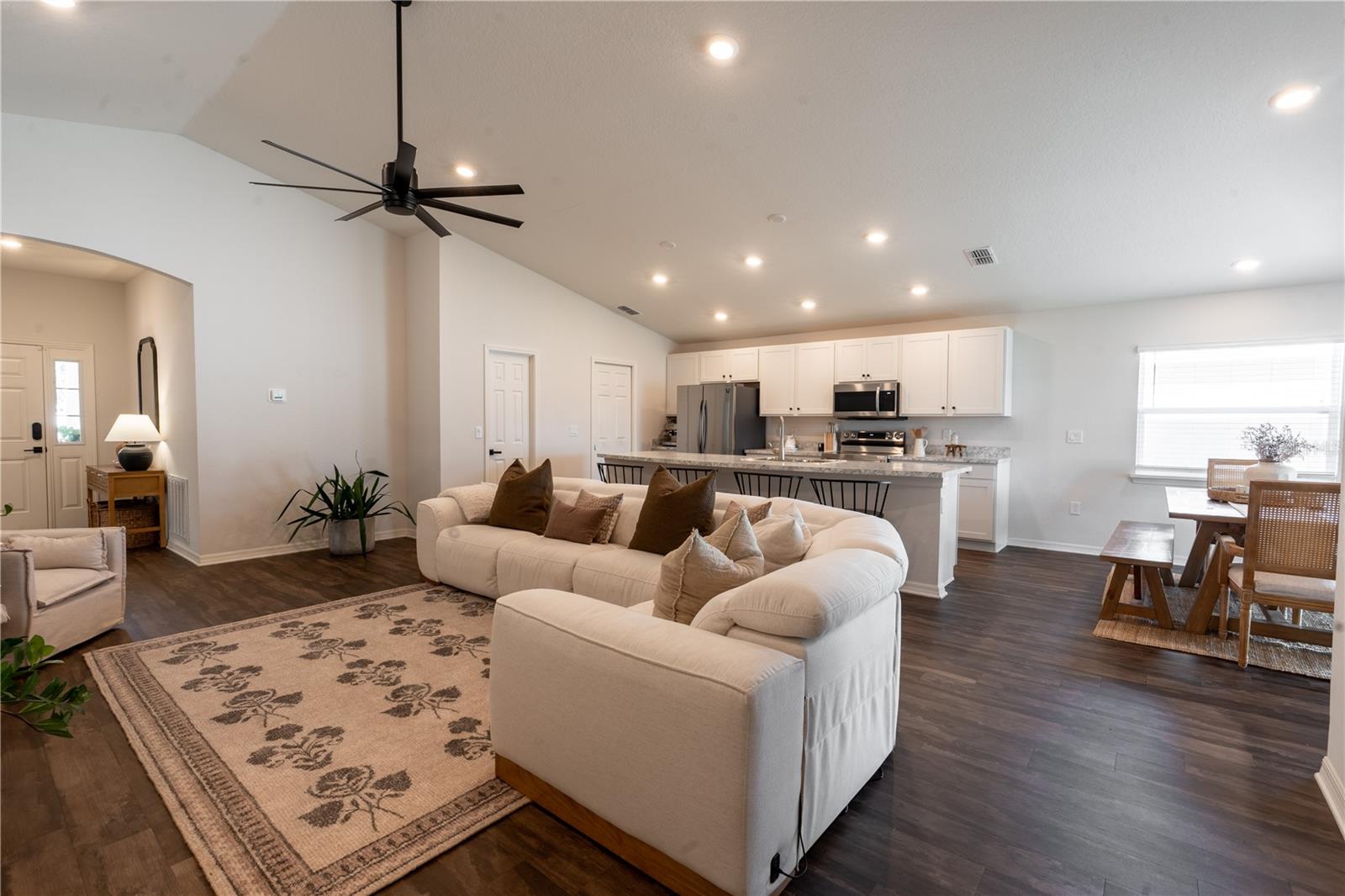 ANISTON - Residential