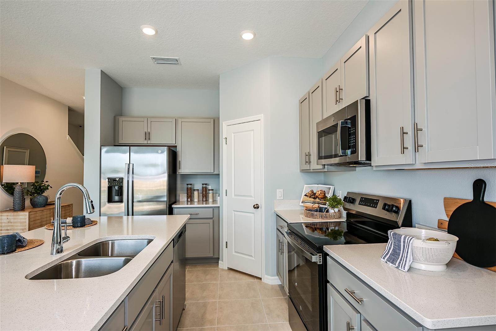 7603 WATERSCAPE DRIVE