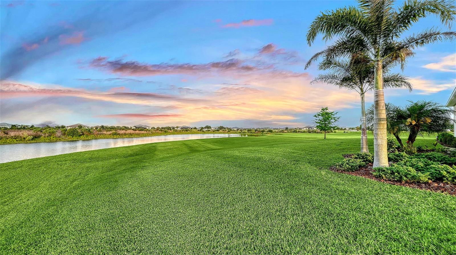 HAMPTON LAKES - Residential