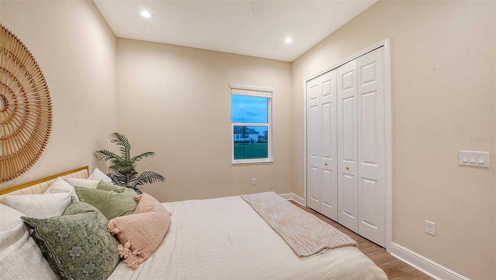 HAMPTON LAKES - Residential