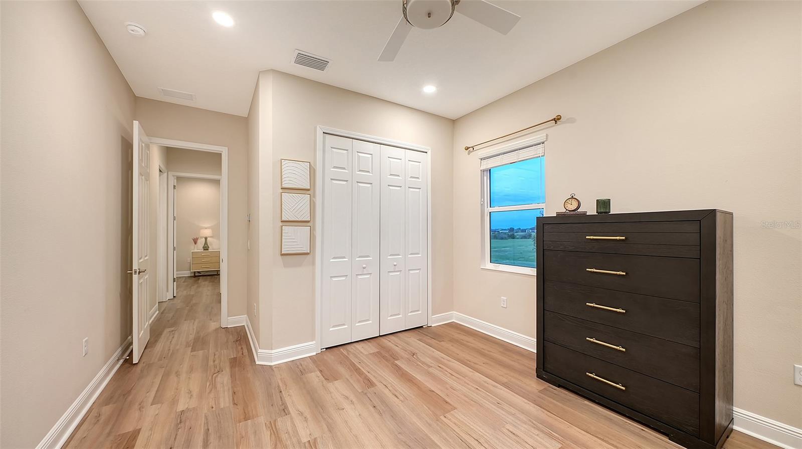 HAMPTON LAKES - Residential