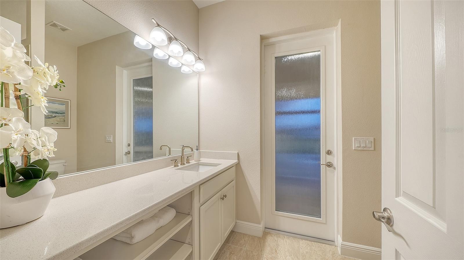 HAMPTON LAKES - Residential