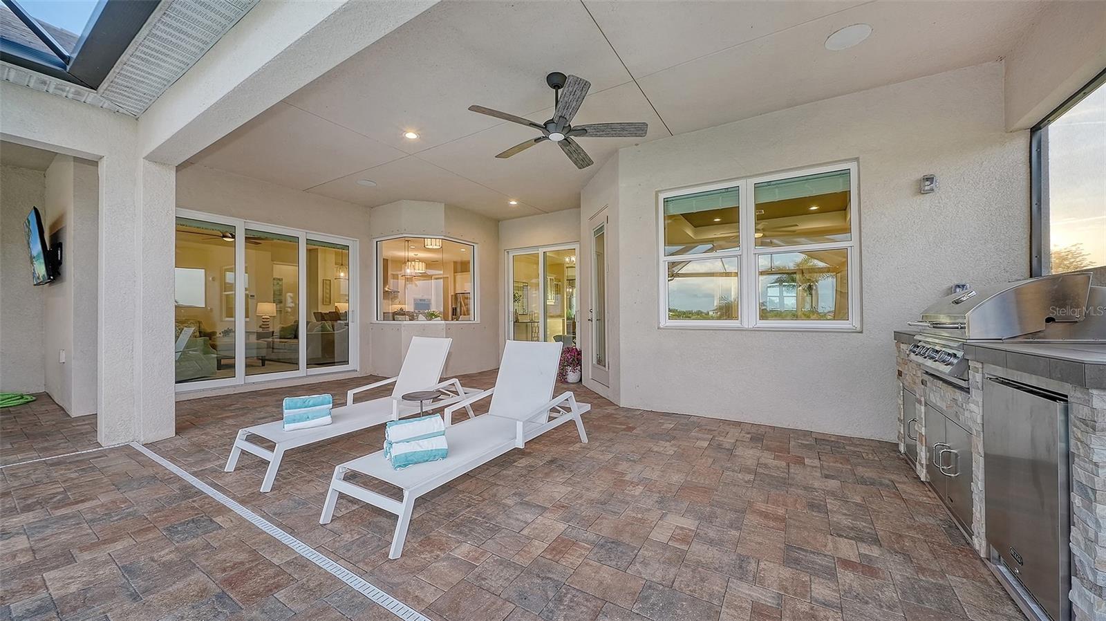 HAMPTON LAKES - Residential