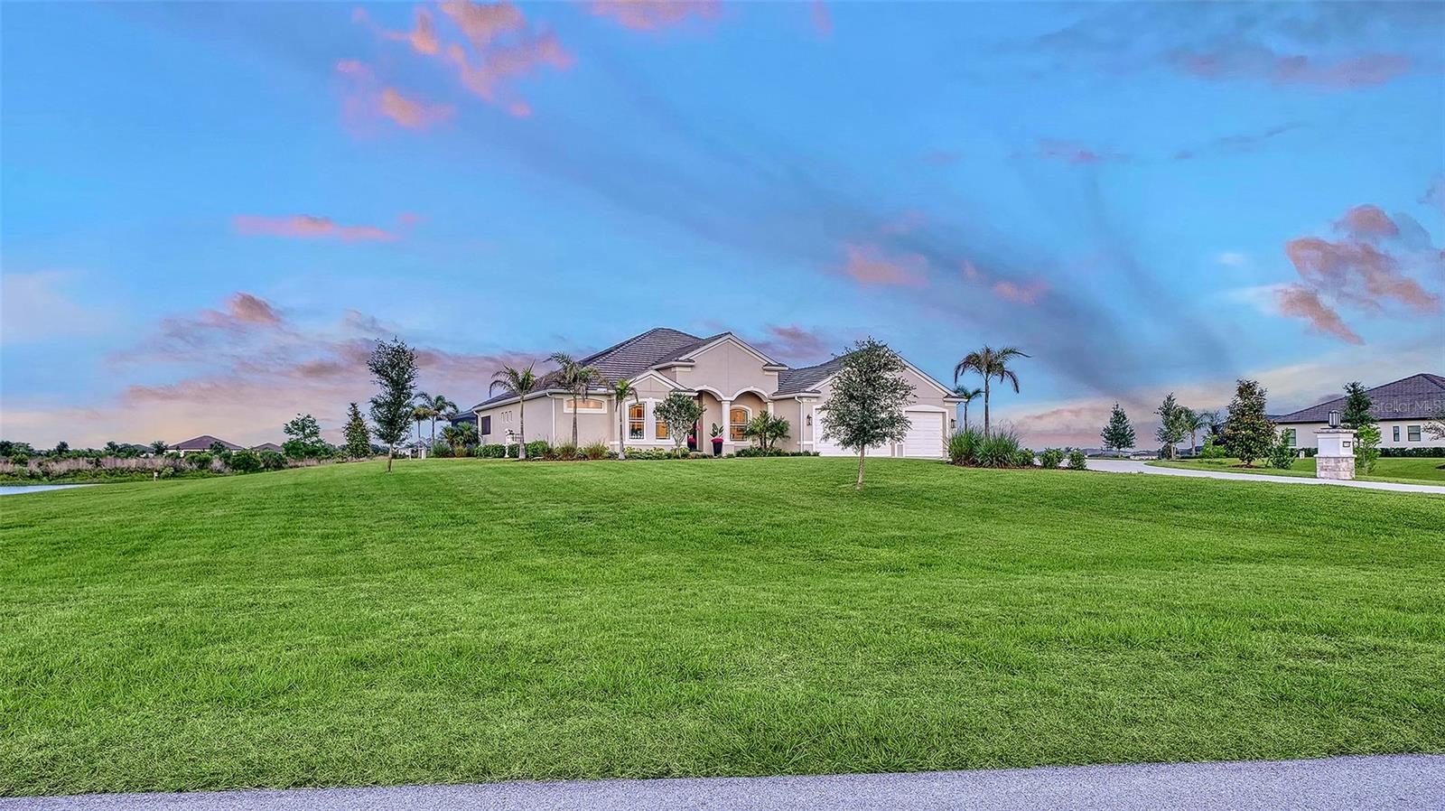 HAMPTON LAKES - Residential