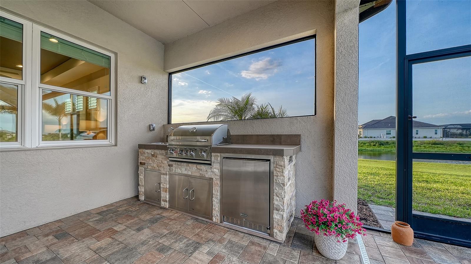 HAMPTON LAKES - Residential