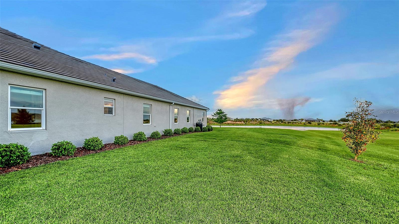 HAMPTON LAKES - Residential