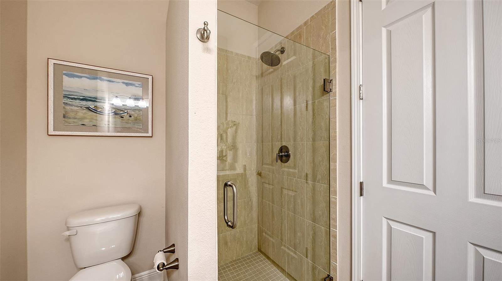 HAMPTON LAKES - Residential