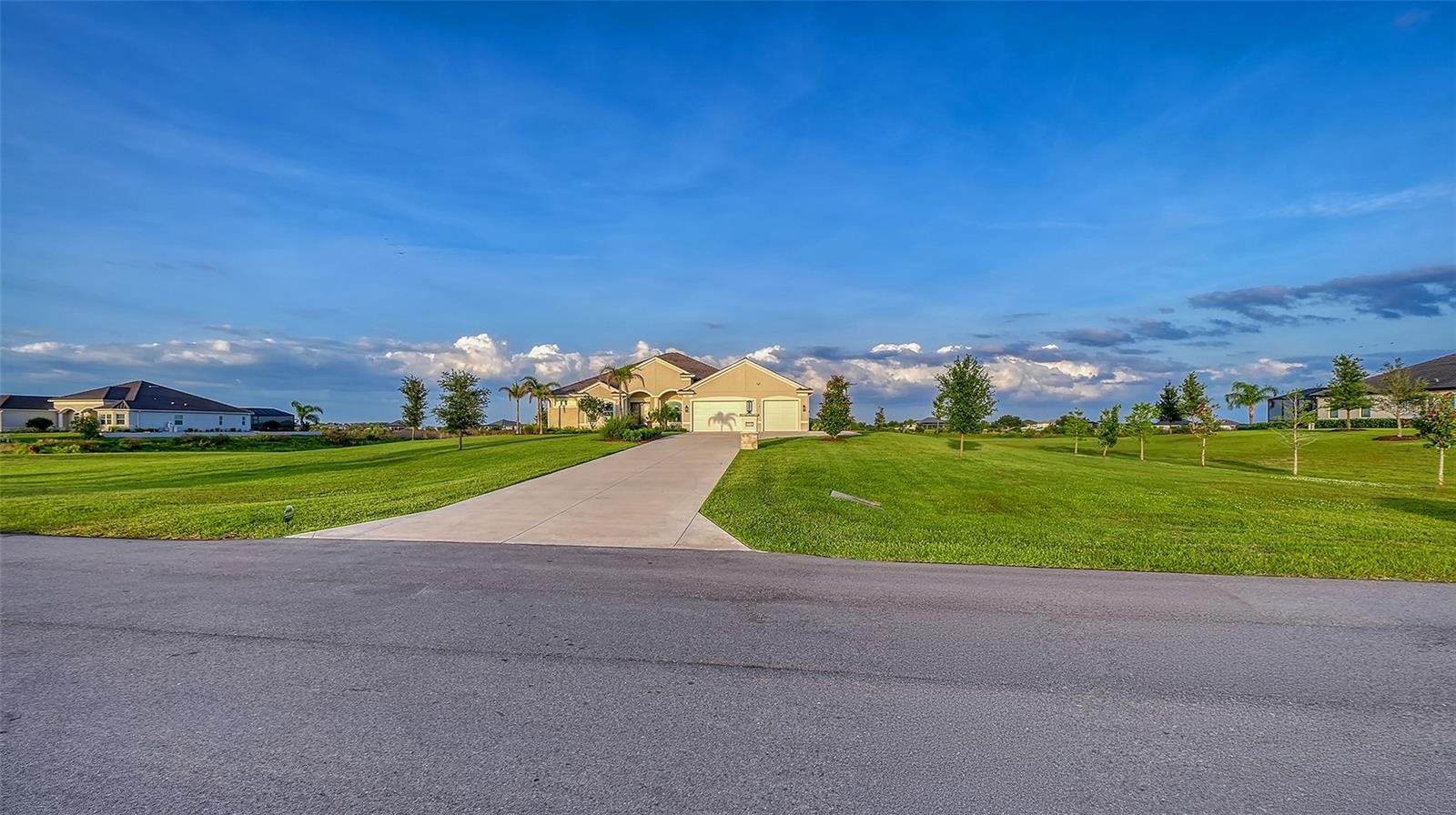 HAMPTON LAKES - Residential