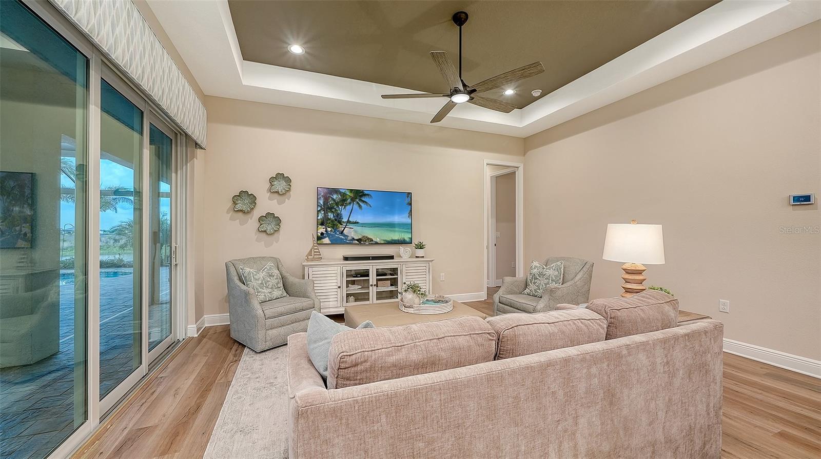 HAMPTON LAKES - Residential