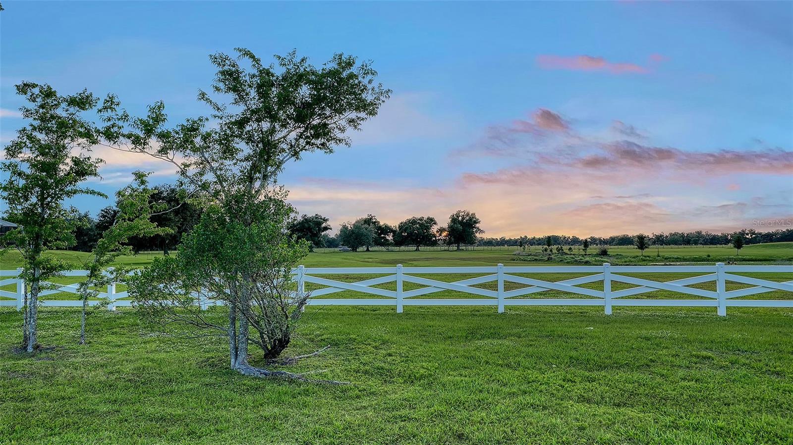 HAMPTON LAKES - Residential