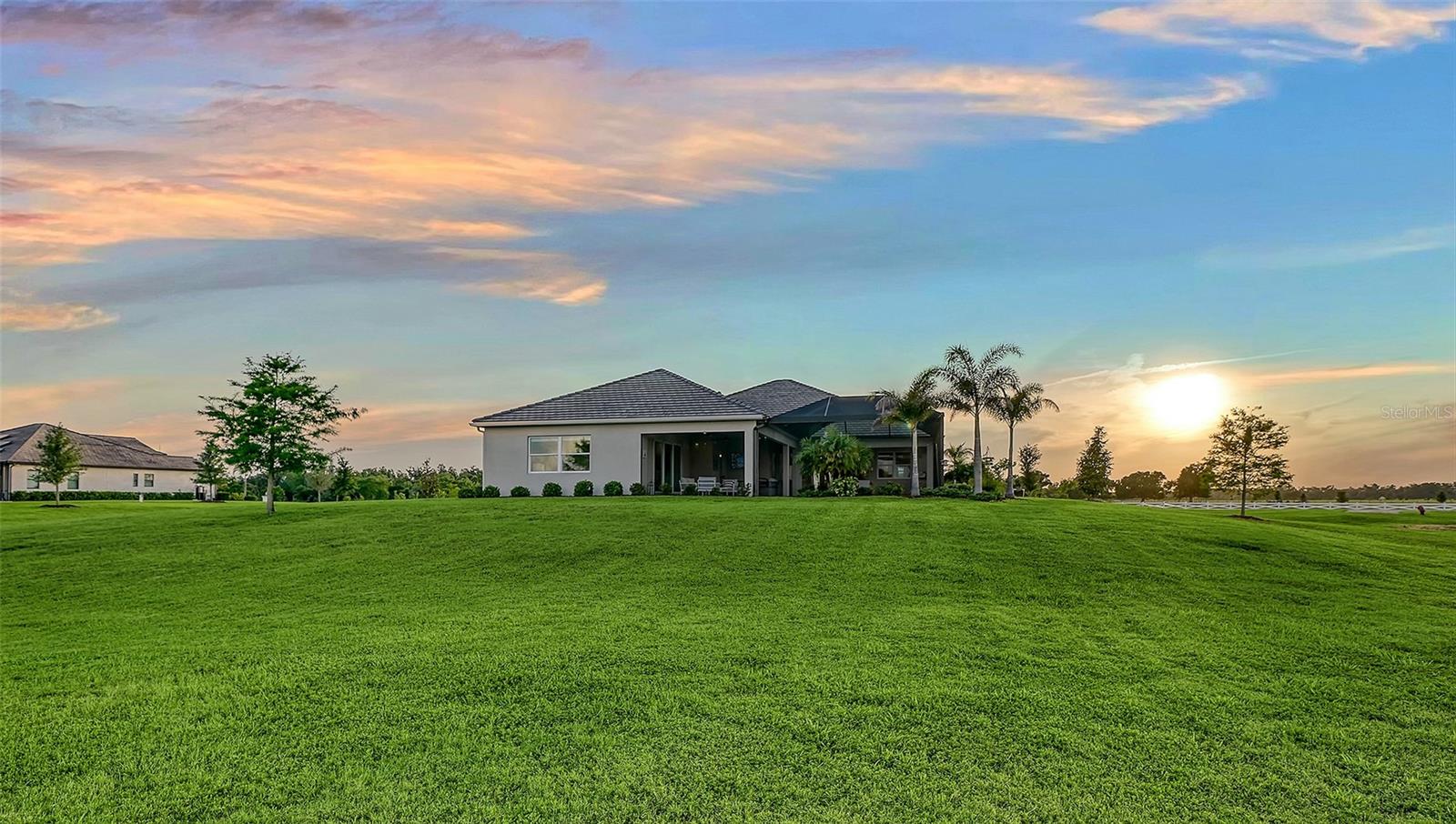 HAMPTON LAKES - Residential