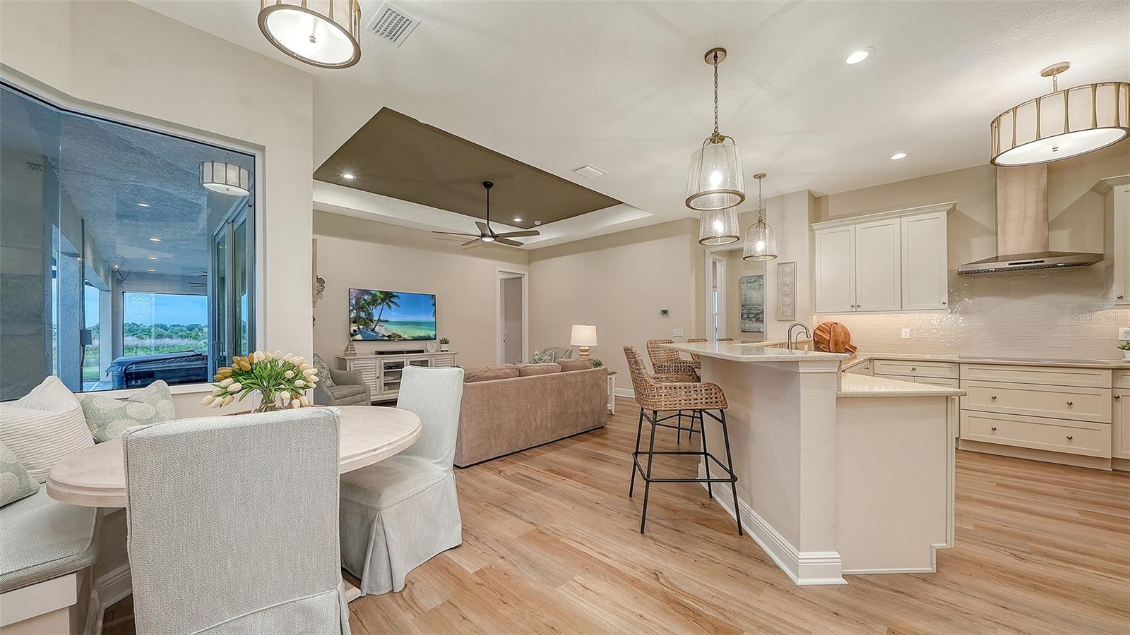 HAMPTON LAKES - Residential