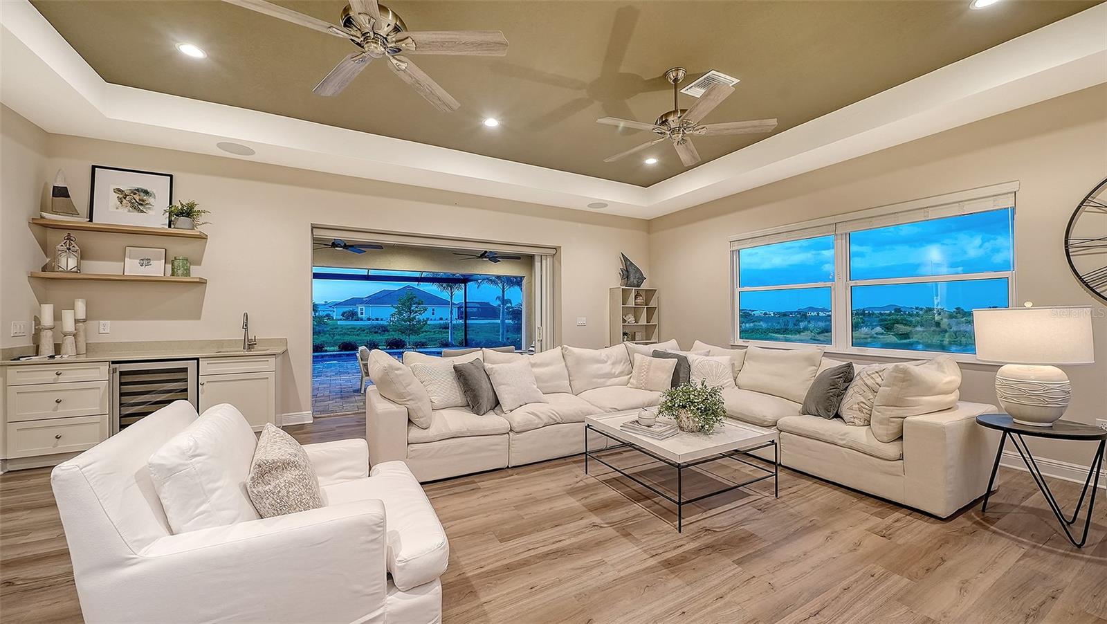 HAMPTON LAKES - Residential