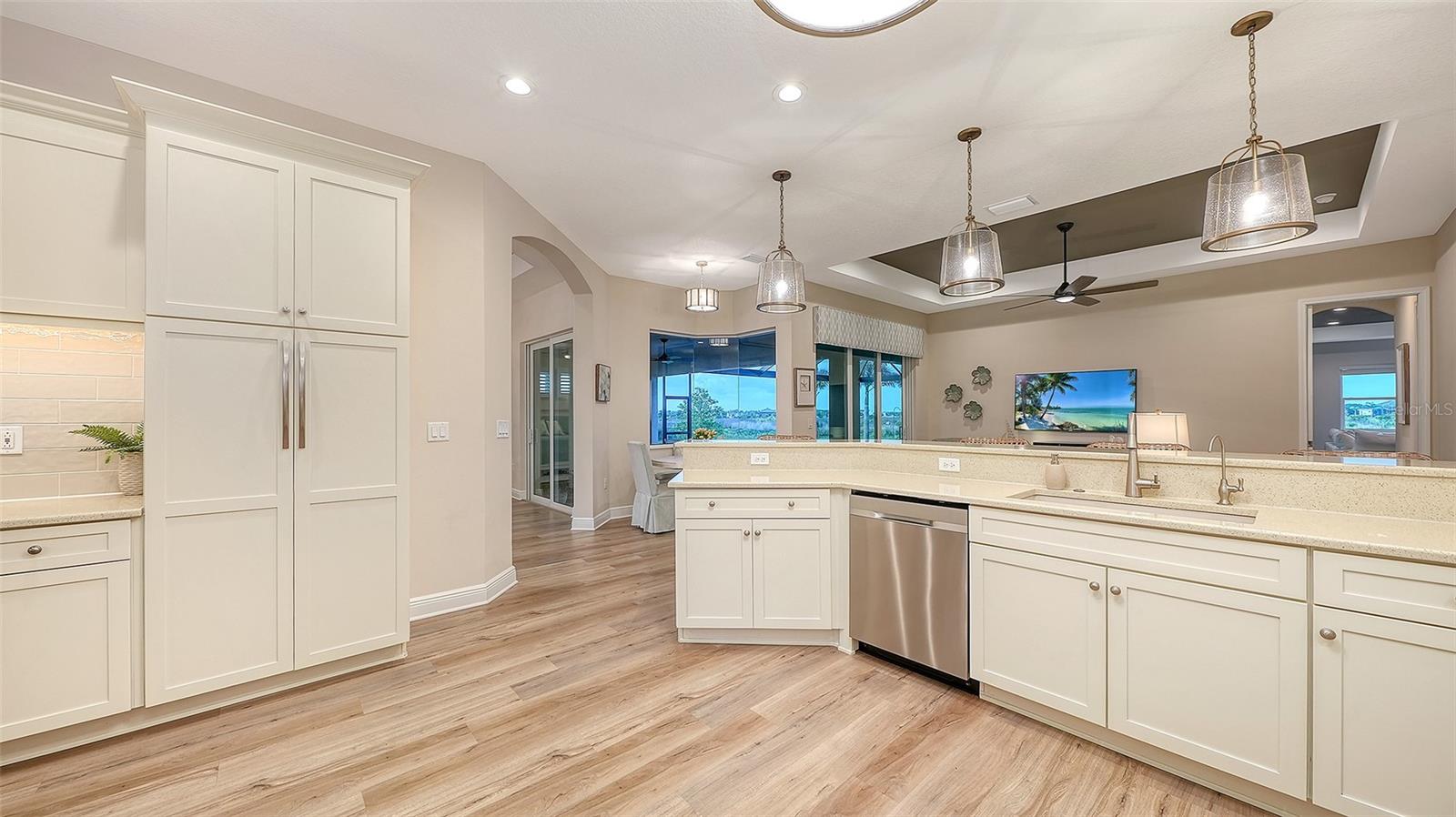 HAMPTON LAKES - Residential