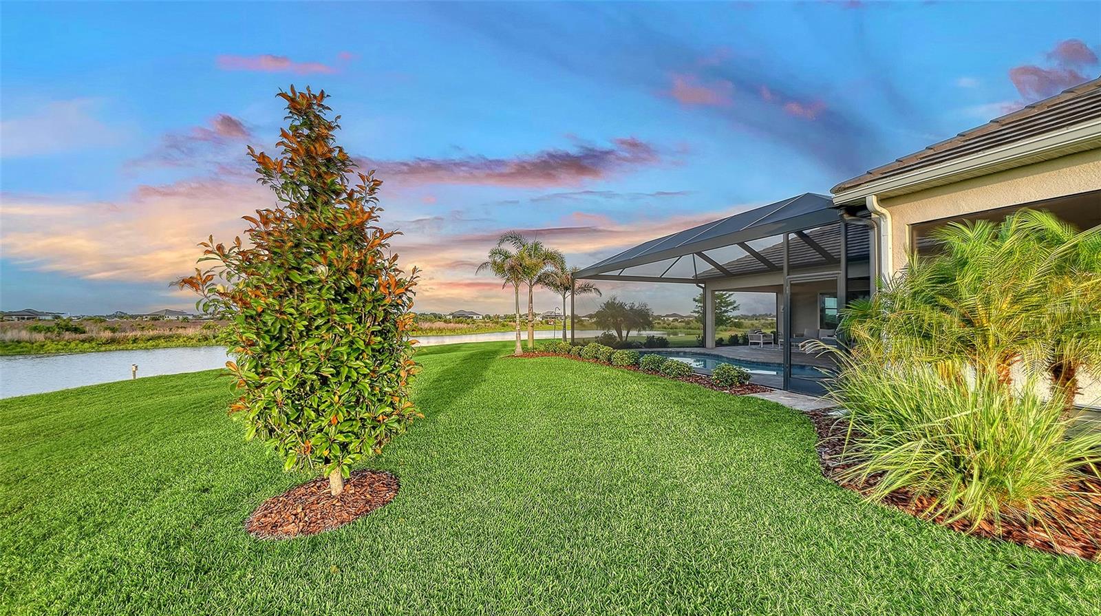HAMPTON LAKES - Residential