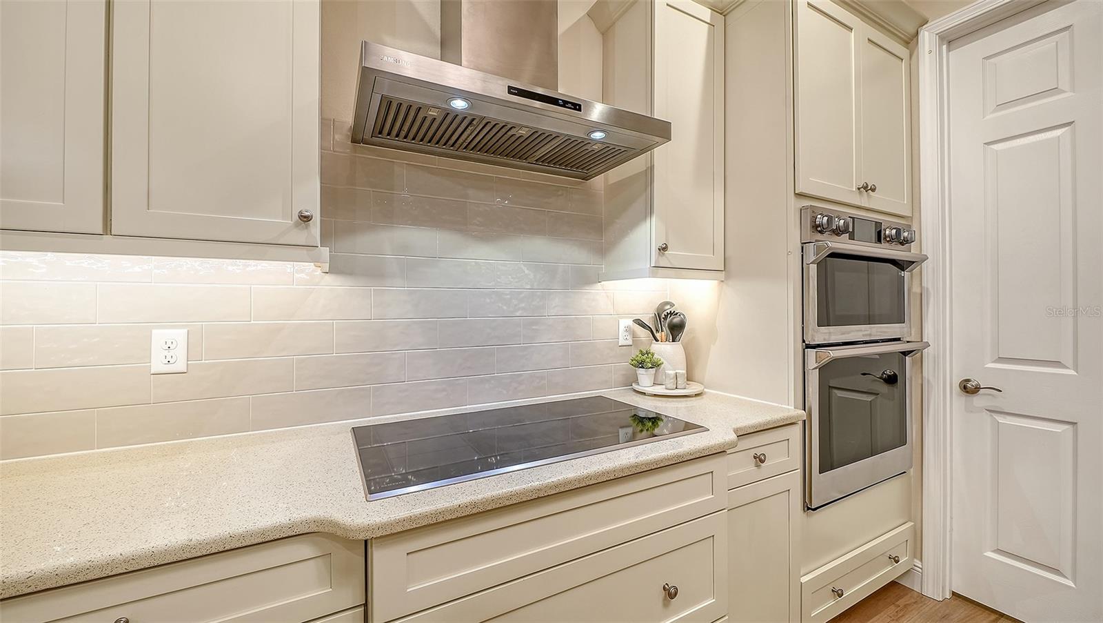 HAMPTON LAKES - Residential