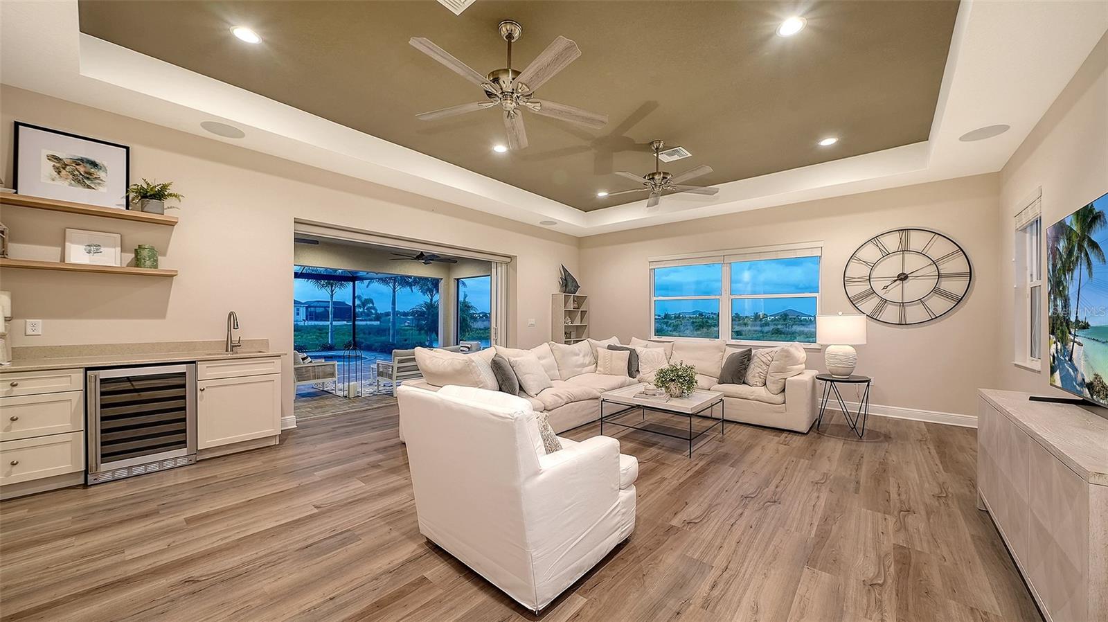 HAMPTON LAKES - Residential