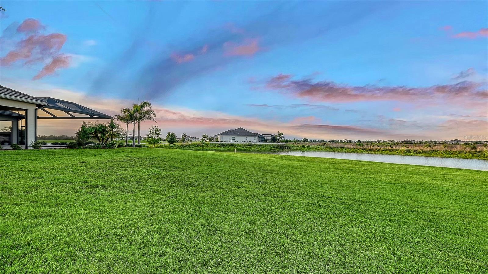 HAMPTON LAKES - Residential