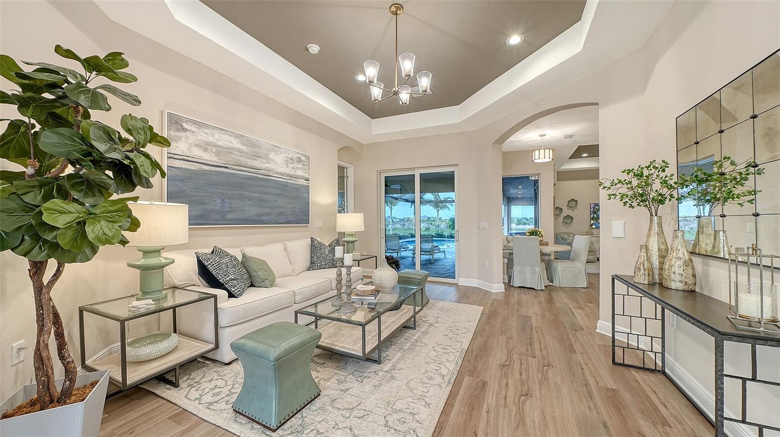 HAMPTON LAKES - Residential