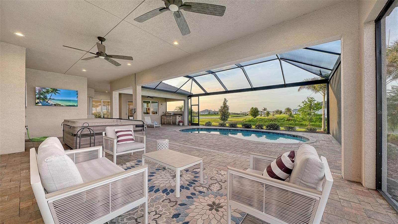 HAMPTON LAKES - Residential