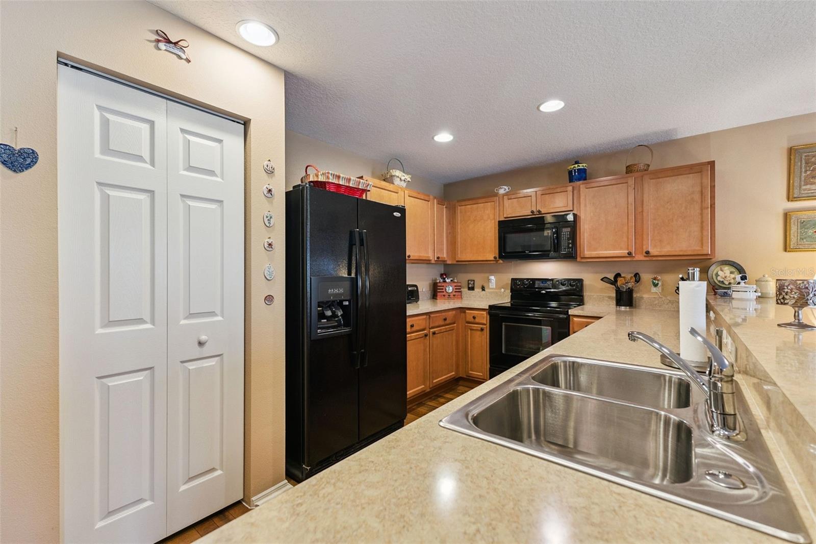 BAYBERRY LAKES MB 51 PG 167 - Residential