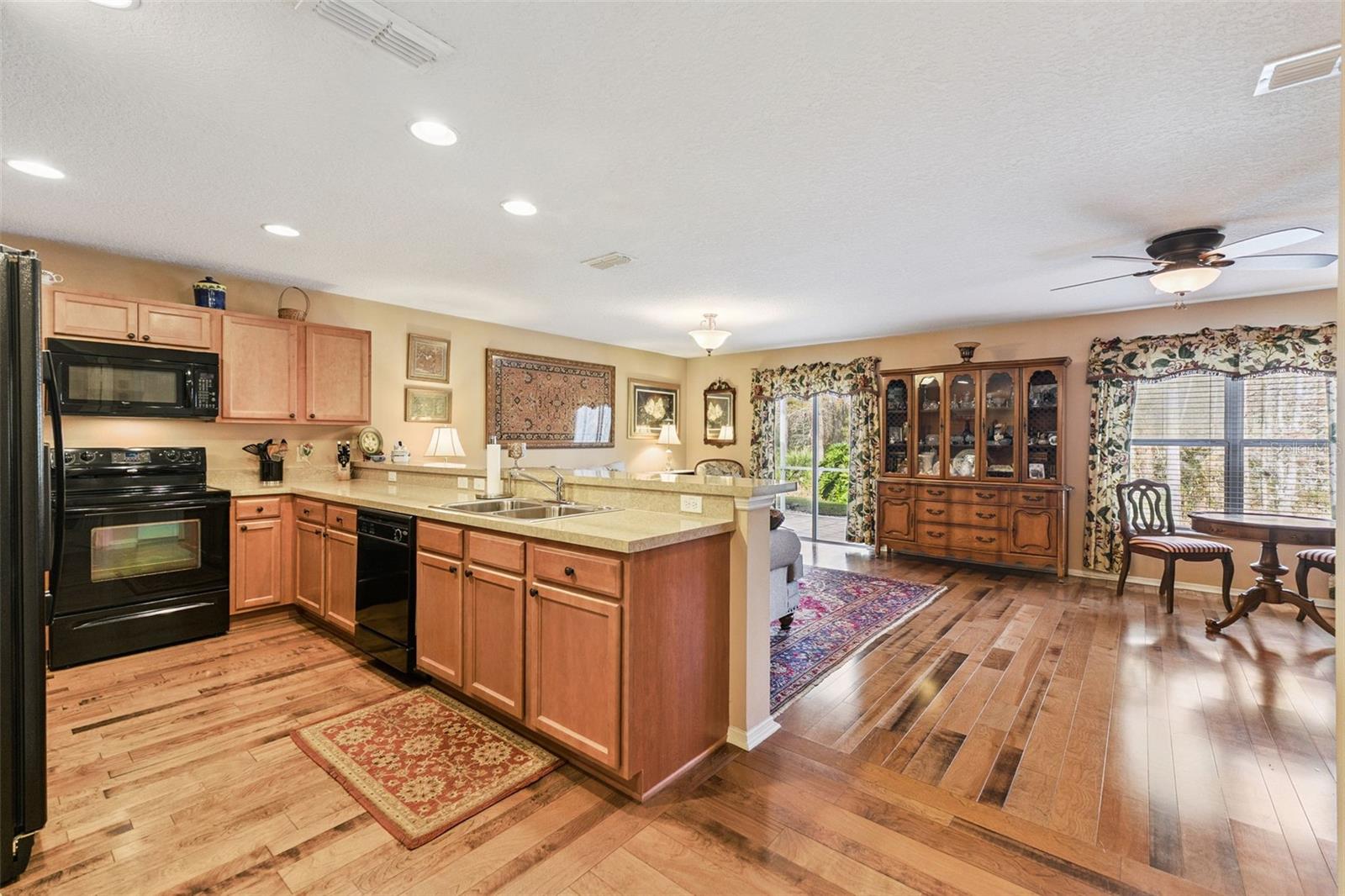 BAYBERRY LAKES MB 51 PG 167 - Residential