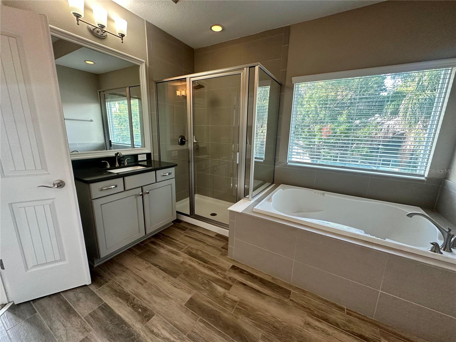 PARK CITY 2ND SEC - Residential Lease