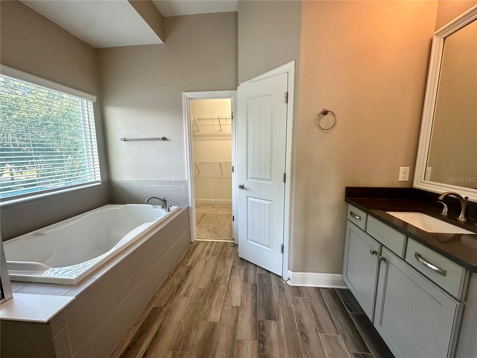 PARK CITY 2ND SEC - Residential Lease