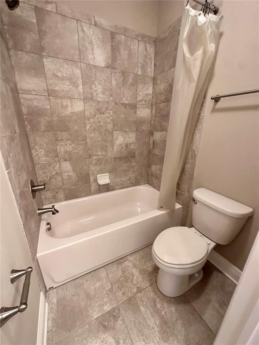 PARK CITY 2ND SEC - Residential Lease