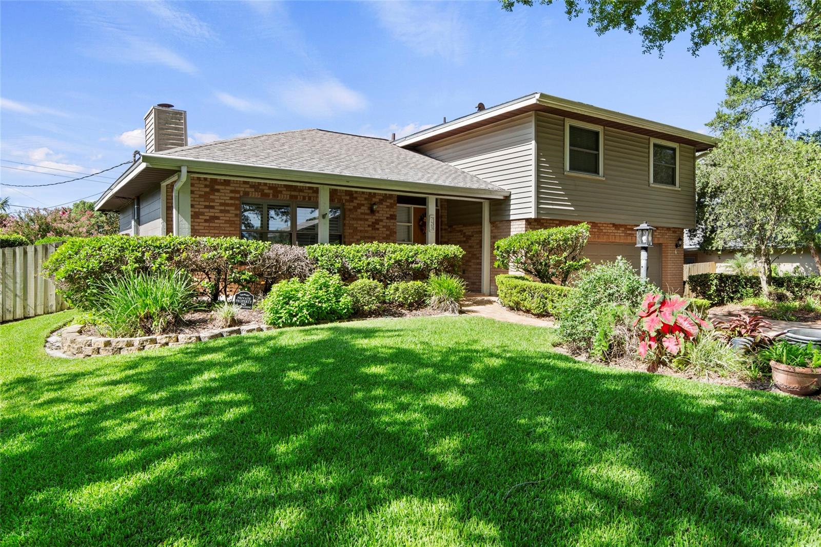 723 ROYAL GLEN DRIVE