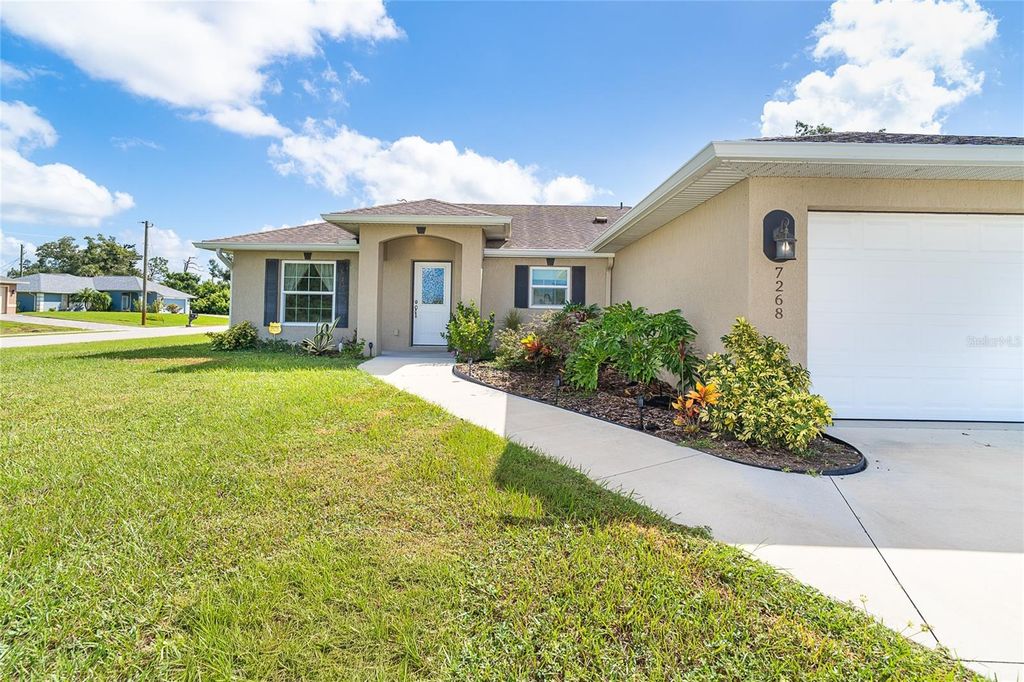 Photo of 7268 Beardsley Street, Englewood, FL 34224 (MLS # D6144191)