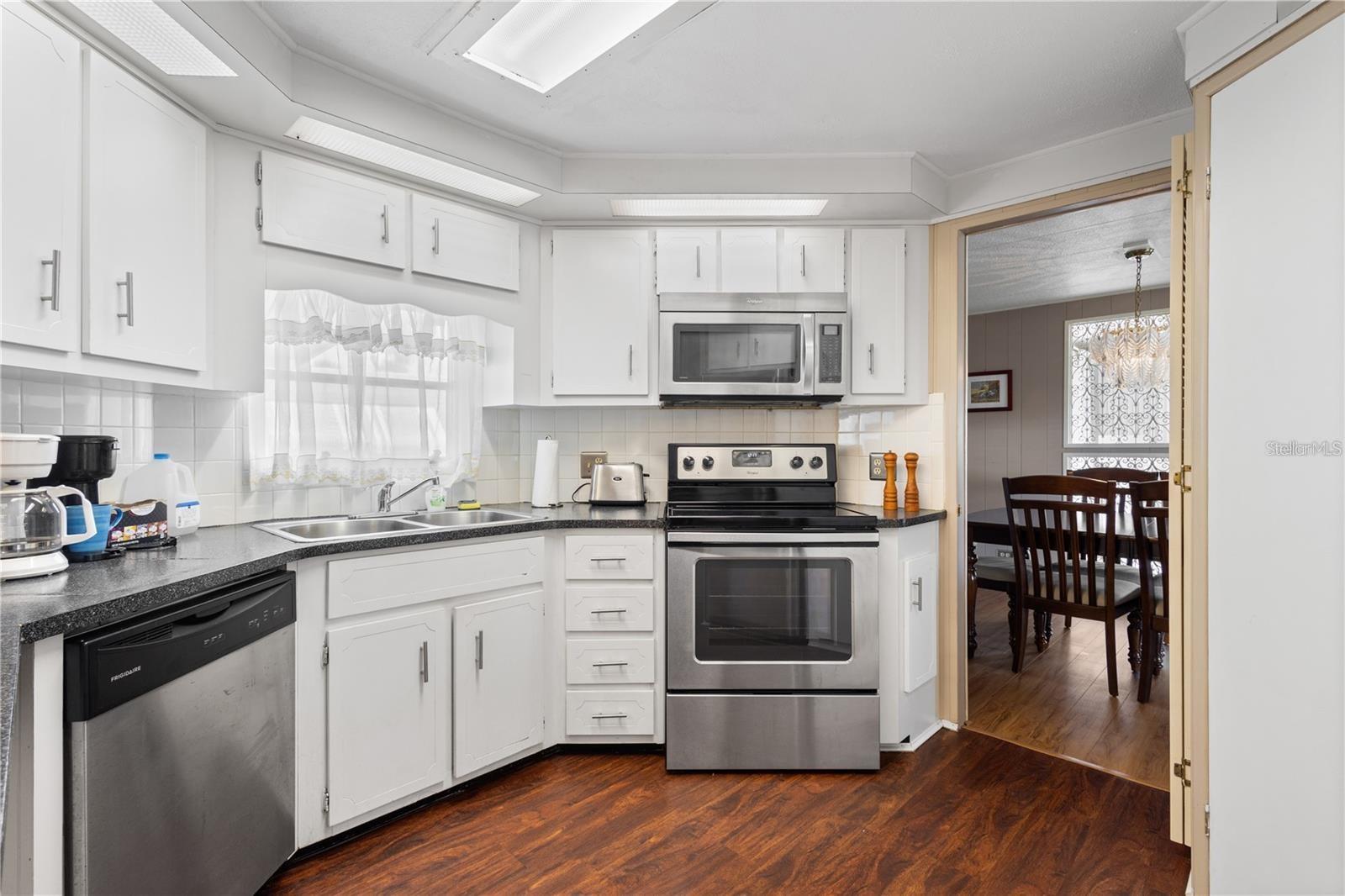 MAPLE LEAF ESTATES - Residential