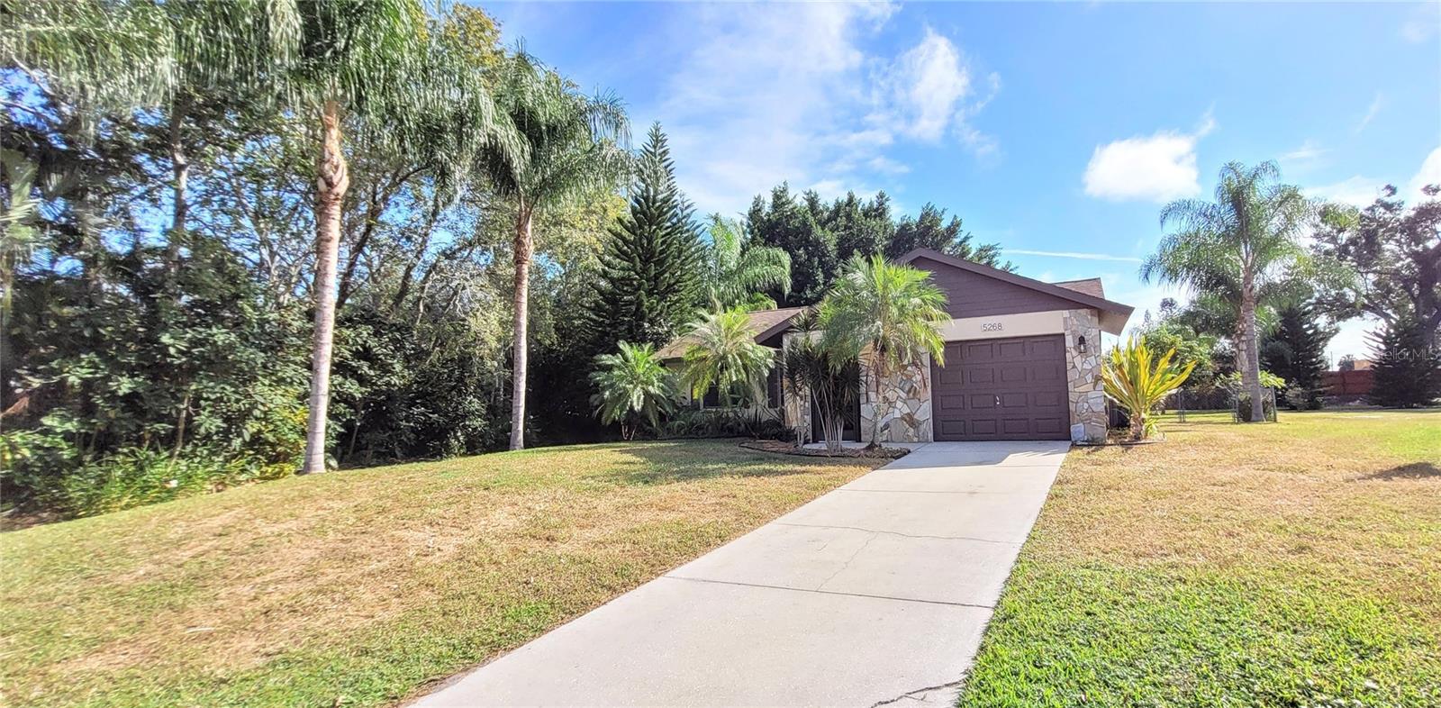 CEDAR HOLLOW - Residential