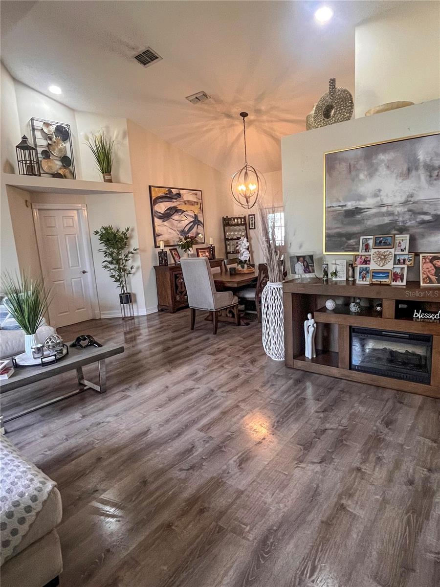 FAIRWAY OAKS - Residential