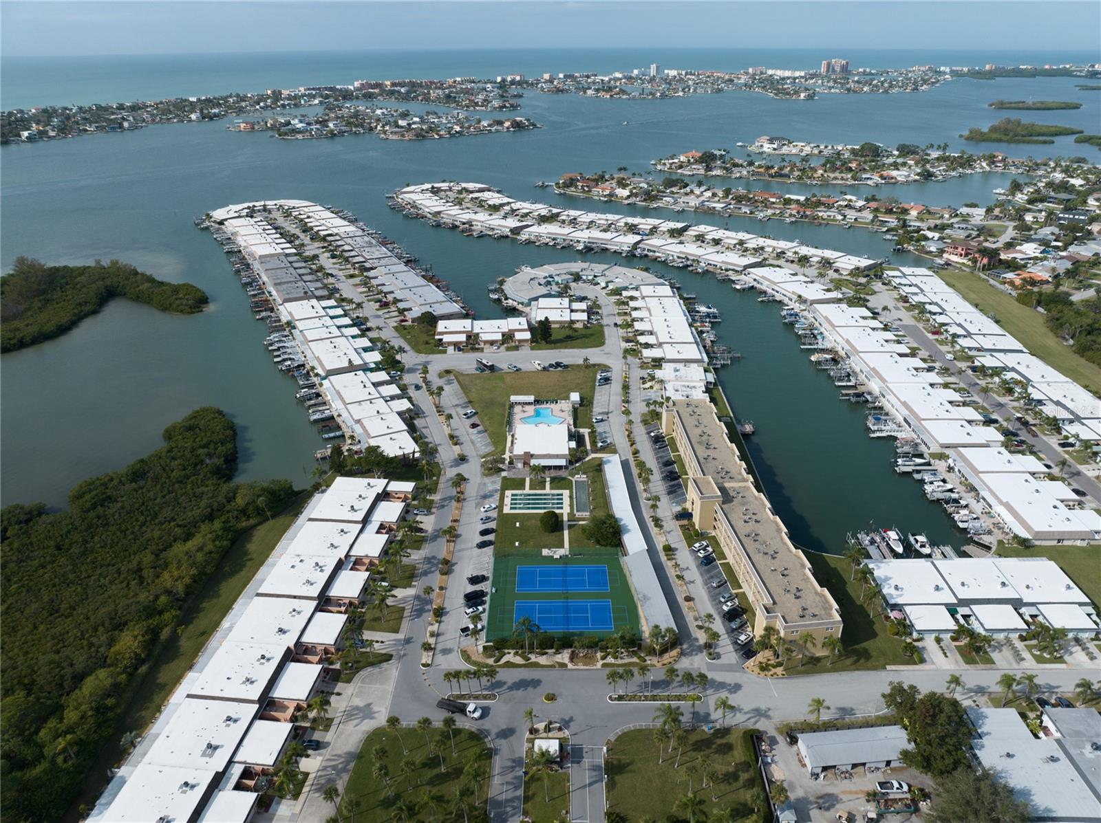 BOCA CIEGA POINT EAST - Residential