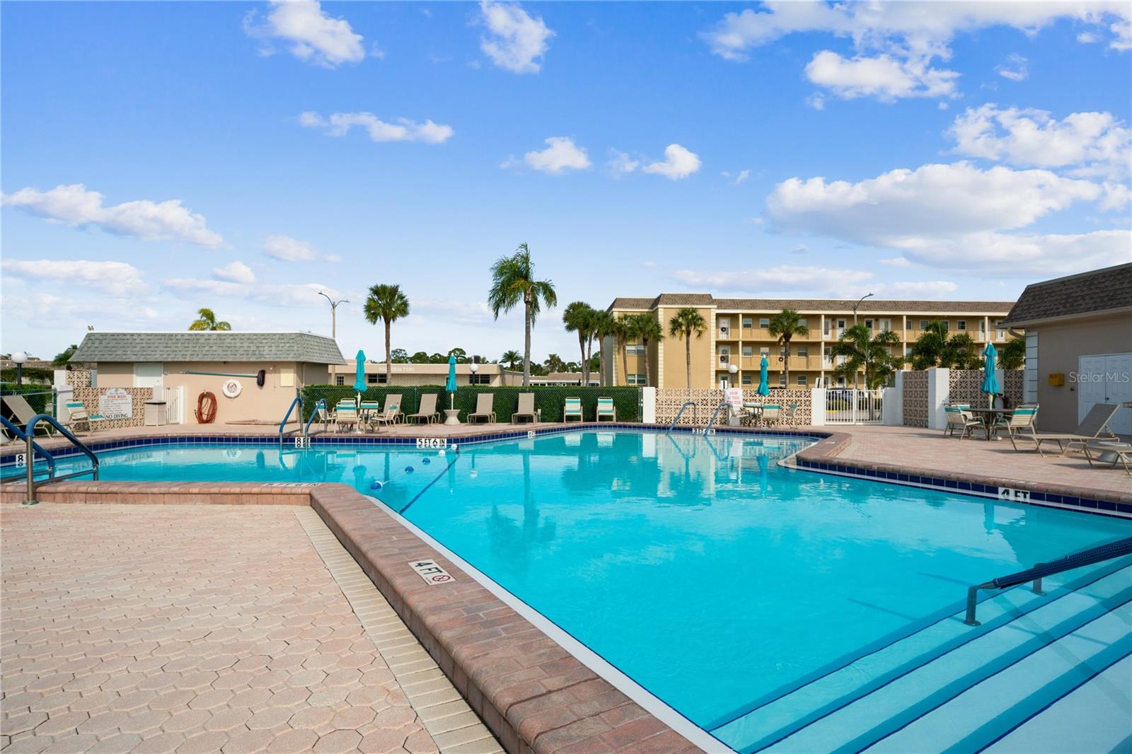 BOCA CIEGA POINT EAST - Residential